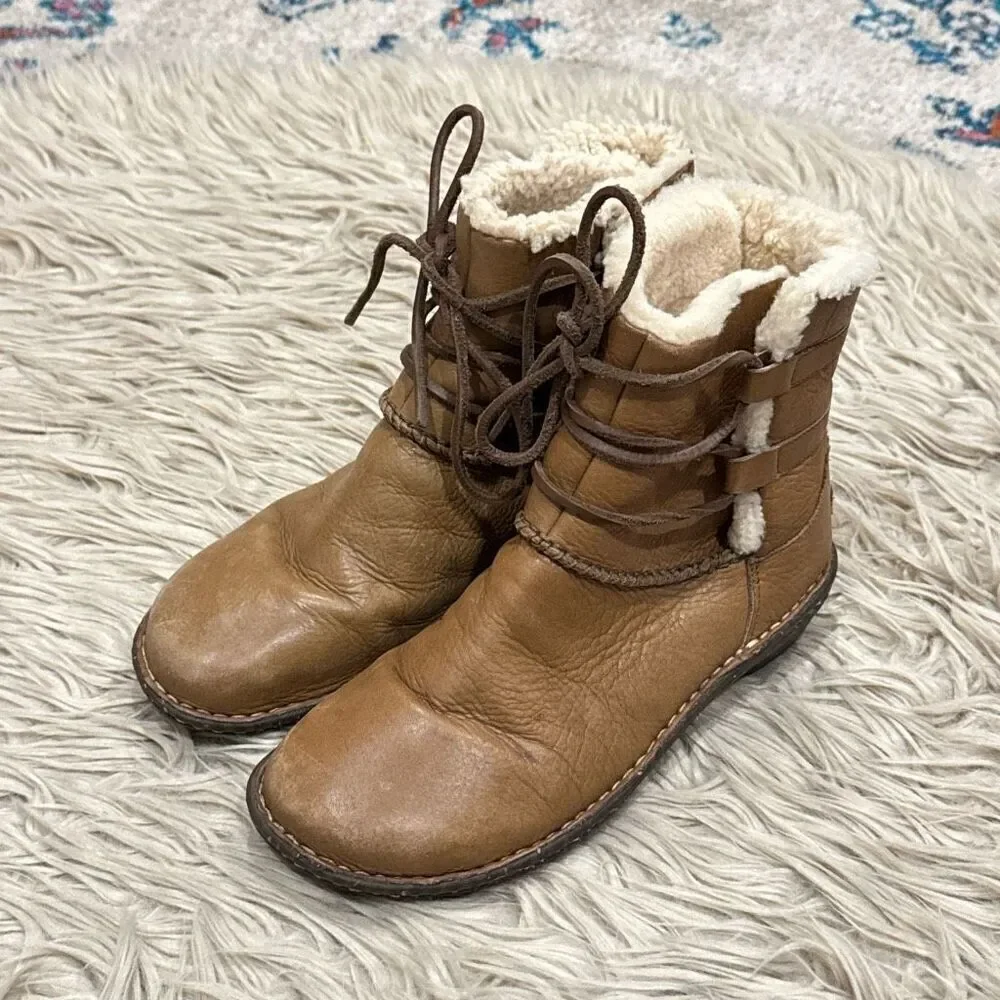 UGG Caspia 1932 Tan Leather Lace Up Ankle Sheepskin Warm Boots Womens Sz 8